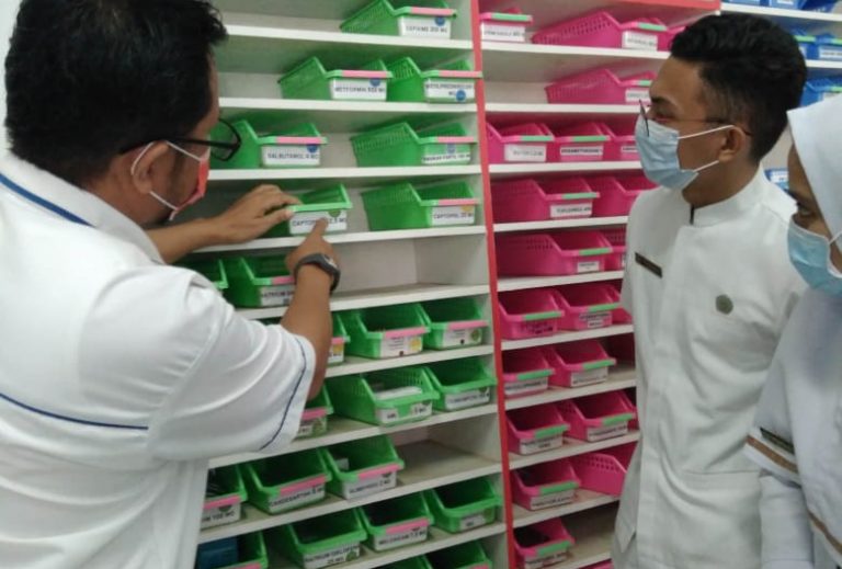 Kegiatan Praktik Belajar Lapangan Mahasiswa Jurusan Farmasi di Rumah Sakit
